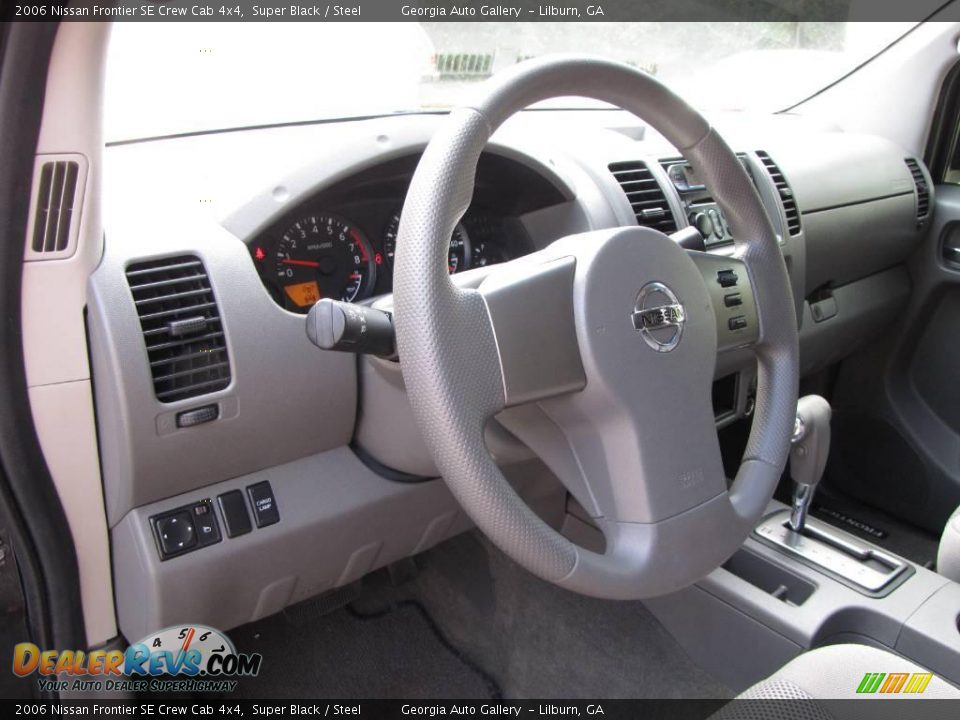 2006 Nissan Frontier SE Crew Cab 4x4 Super Black / Steel Photo #6