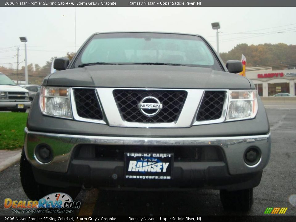 2006 Nissan Frontier SE King Cab 4x4 Storm Gray / Graphite Photo #3