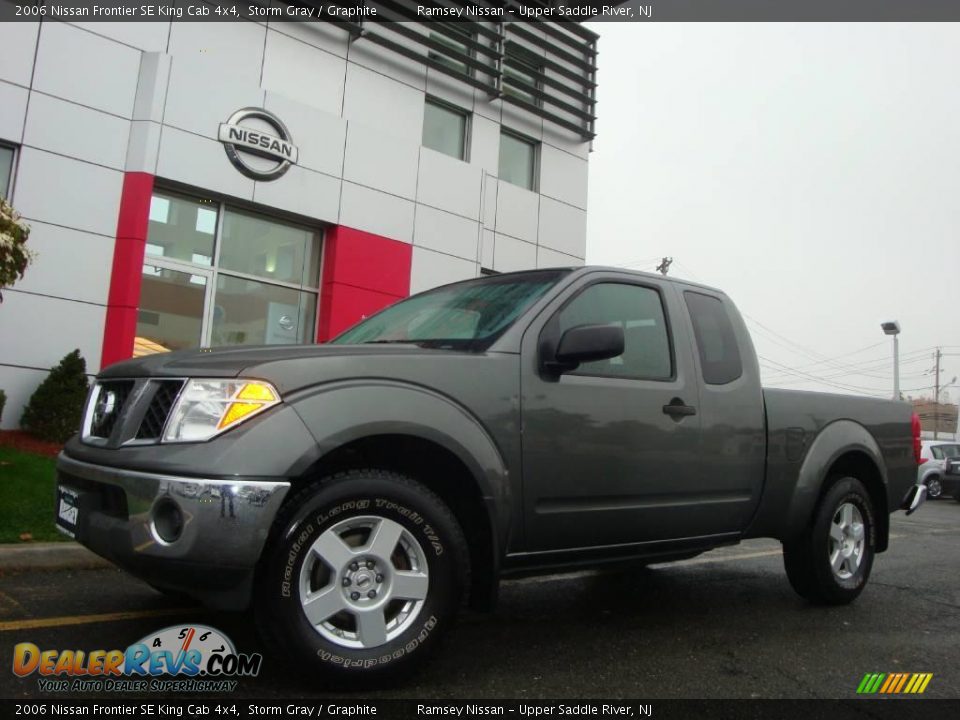 2006 Nissan Frontier SE King Cab 4x4 Storm Gray / Graphite Photo #4