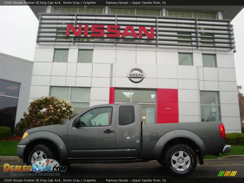2006 Nissan Frontier SE King Cab 4x4 Storm Gray / Graphite Photo #6