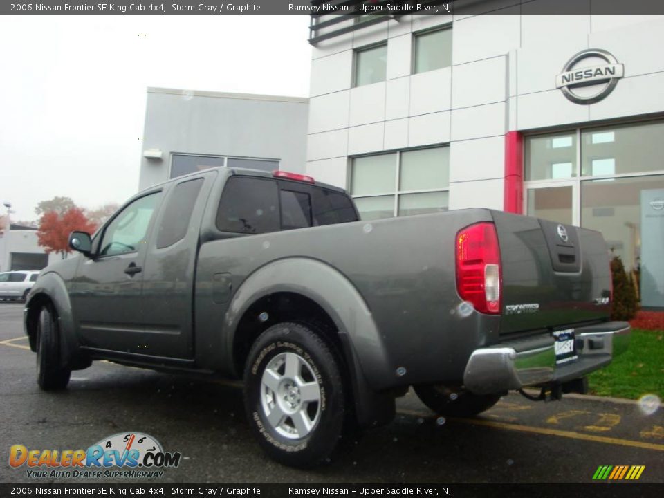 2006 Nissan Frontier SE King Cab 4x4 Storm Gray / Graphite Photo #7