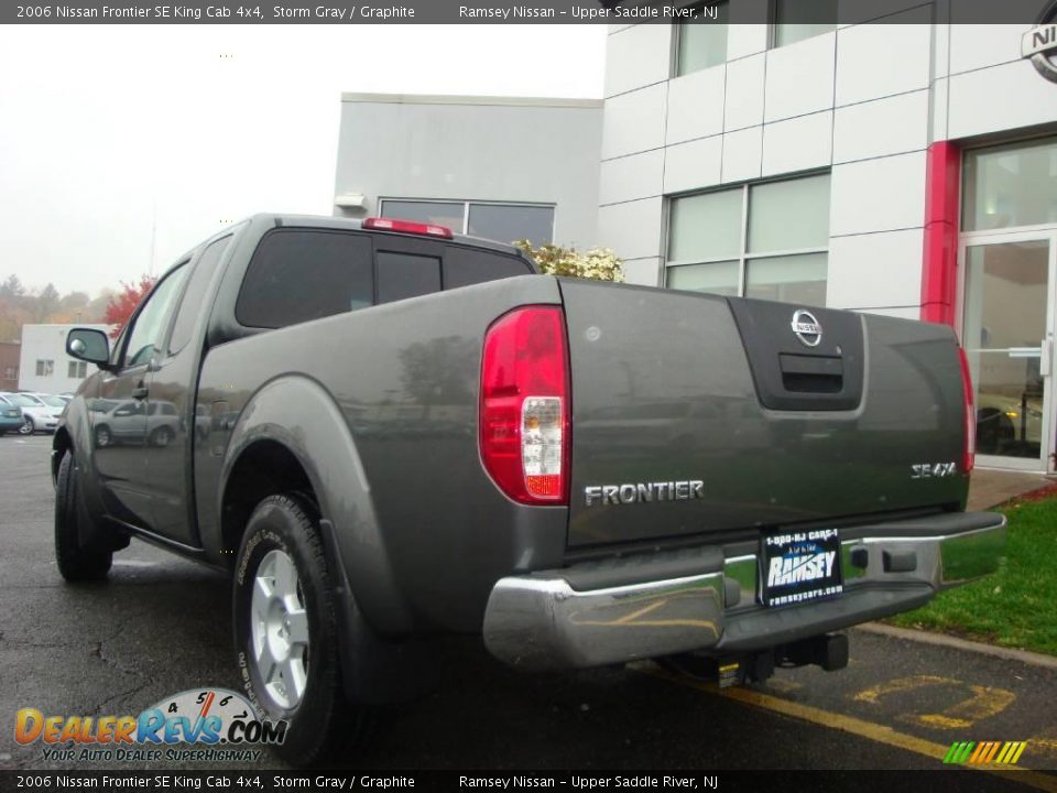 2006 Nissan Frontier SE King Cab 4x4 Storm Gray / Graphite Photo #8