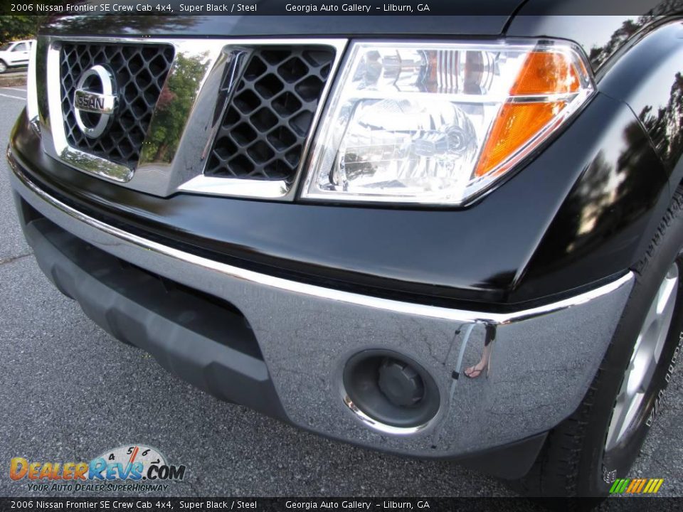 2006 Nissan Frontier SE Crew Cab 4x4 Super Black / Steel Photo #14