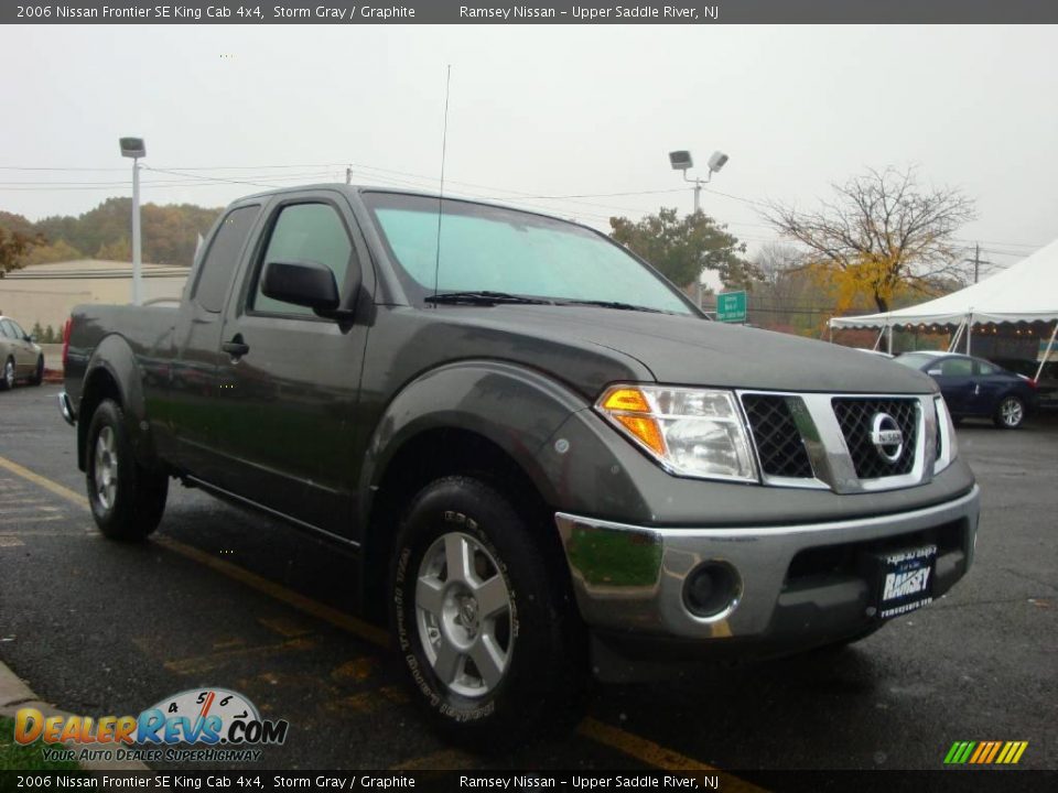 2006 Nissan Frontier SE King Cab 4x4 Storm Gray / Graphite Photo #14