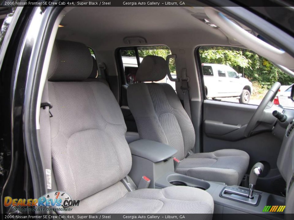 2006 Nissan Frontier SE Crew Cab 4x4 Super Black / Steel Photo #21