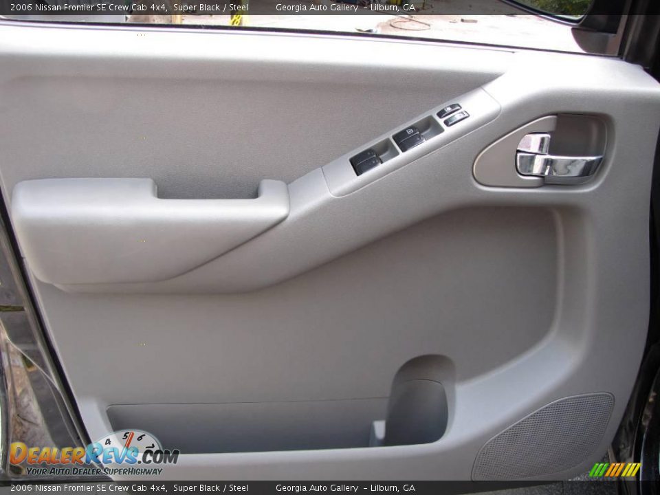 2006 Nissan Frontier SE Crew Cab 4x4 Super Black / Steel Photo #23