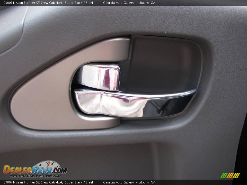 2006 Nissan Frontier SE Crew Cab 4x4 Super Black / Steel Photo #27