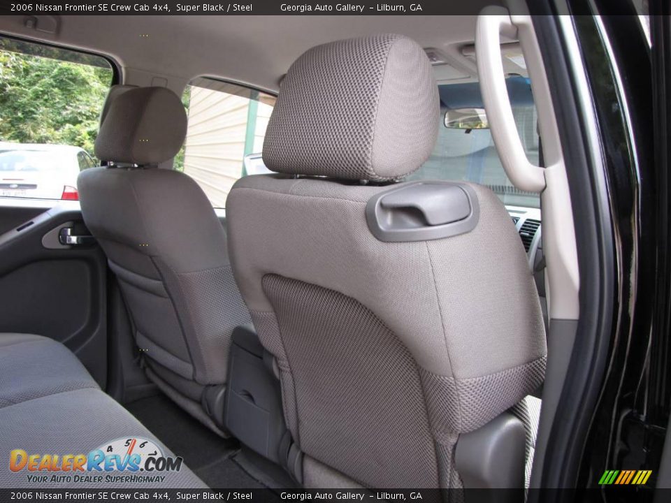 2006 Nissan Frontier SE Crew Cab 4x4 Super Black / Steel Photo #29