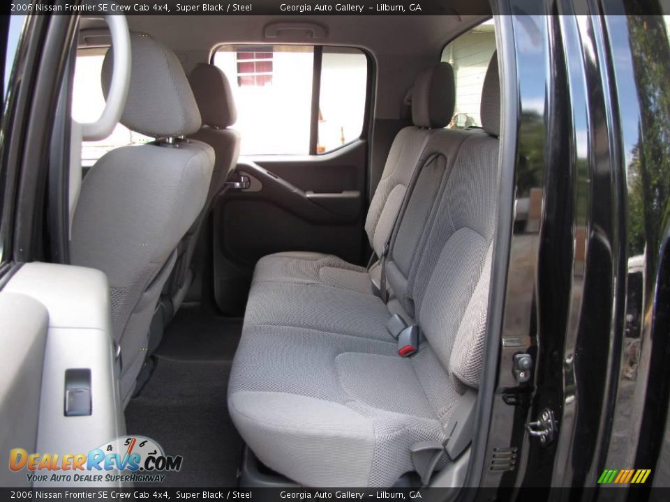 2006 Nissan Frontier SE Crew Cab 4x4 Super Black / Steel Photo #32