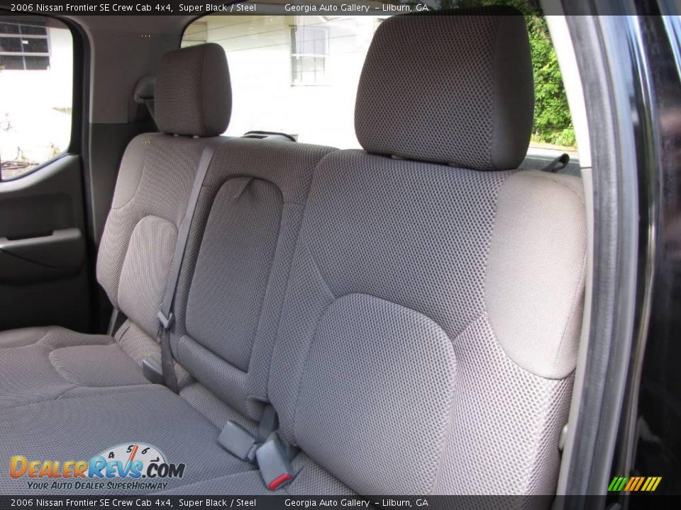 2006 Nissan Frontier SE Crew Cab 4x4 Super Black / Steel Photo #34