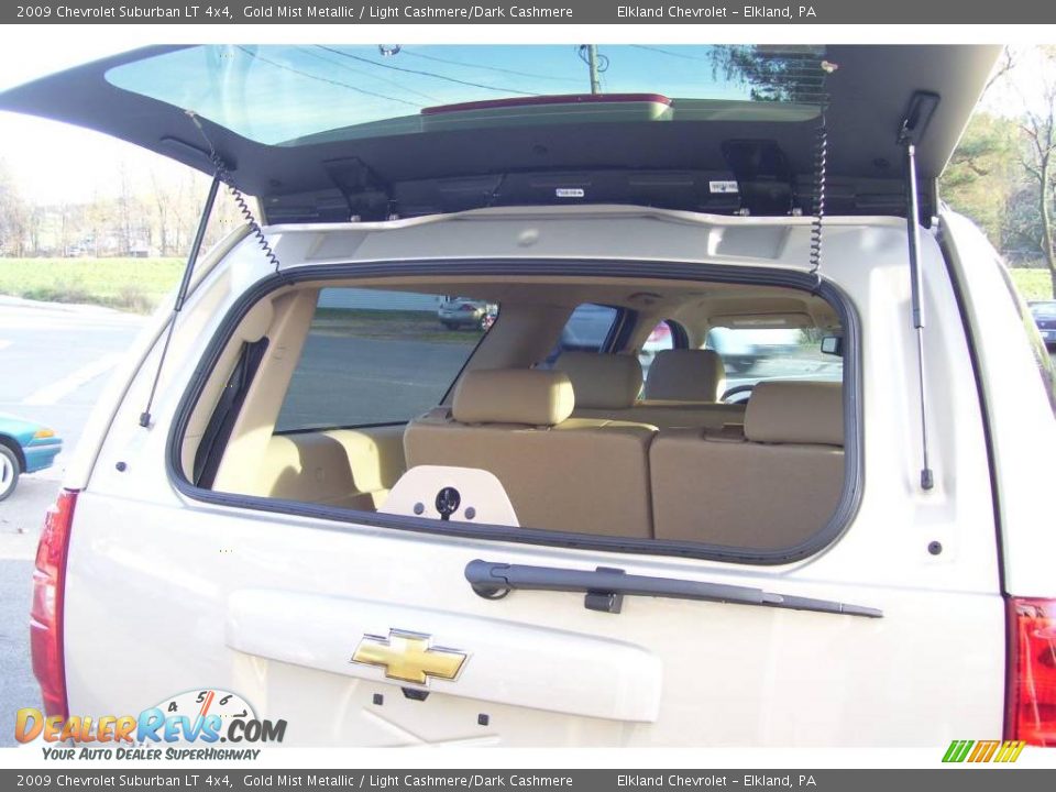 2009 Chevrolet Suburban LT 4x4 Gold Mist Metallic / Light Cashmere/Dark Cashmere Photo #12