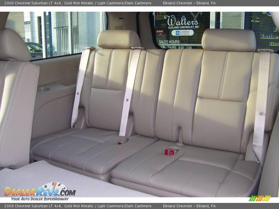 2009 Chevrolet Suburban LT 4x4 Gold Mist Metallic / Light Cashmere/Dark Cashmere Photo #16