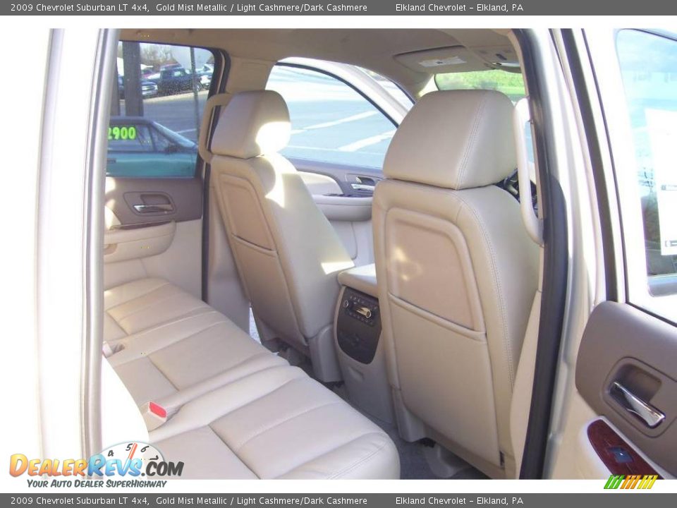 2009 Chevrolet Suburban LT 4x4 Gold Mist Metallic / Light Cashmere/Dark Cashmere Photo #21