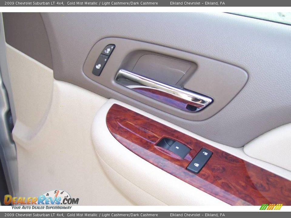 2009 Chevrolet Suburban LT 4x4 Gold Mist Metallic / Light Cashmere/Dark Cashmere Photo #24