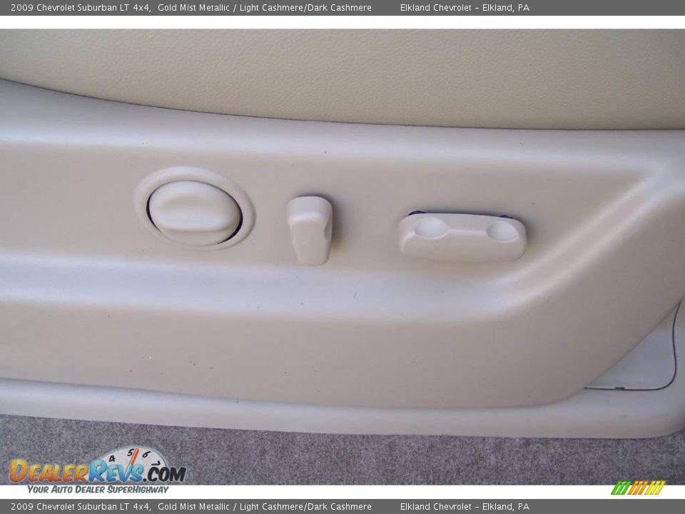 2009 Chevrolet Suburban LT 4x4 Gold Mist Metallic / Light Cashmere/Dark Cashmere Photo #27