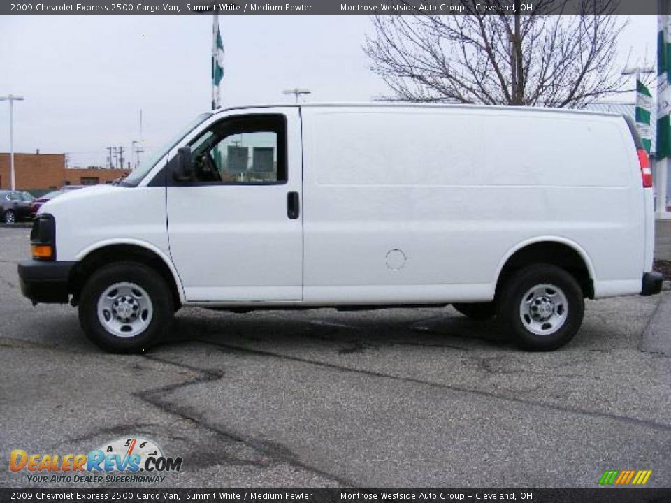 2009 Chevrolet Express 2500 Cargo Van Summit White / Medium Pewter Photo #2