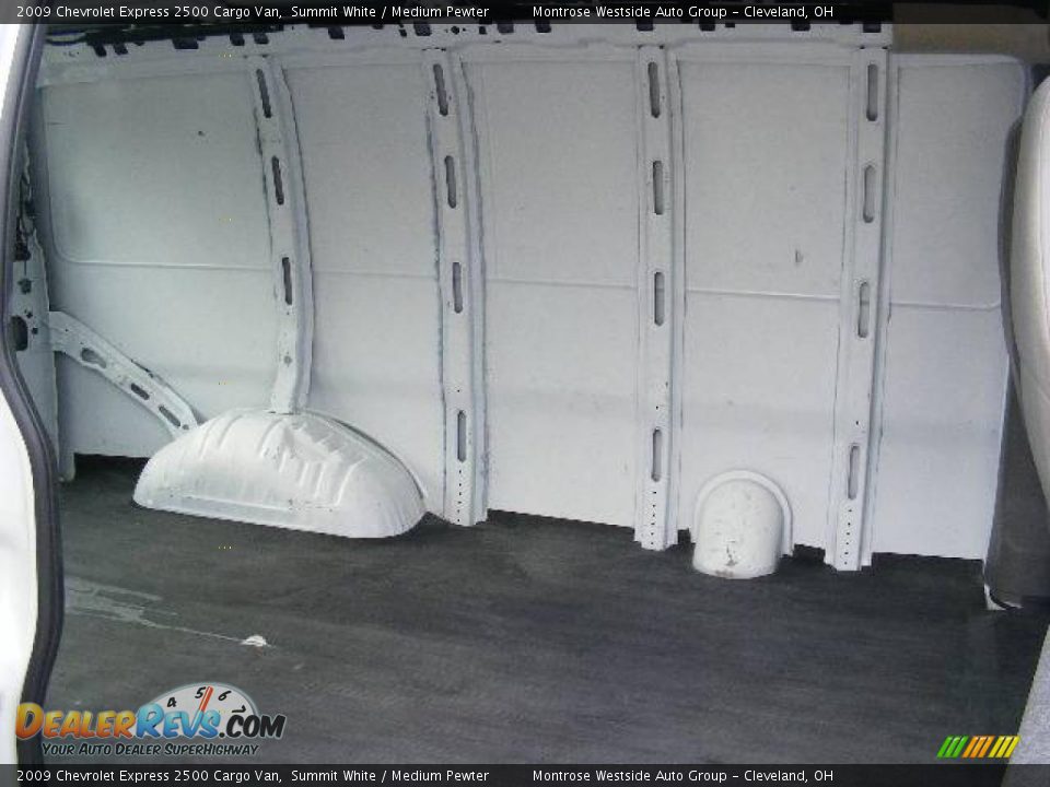 2009 Chevrolet Express 2500 Cargo Van Summit White / Medium Pewter Photo #11