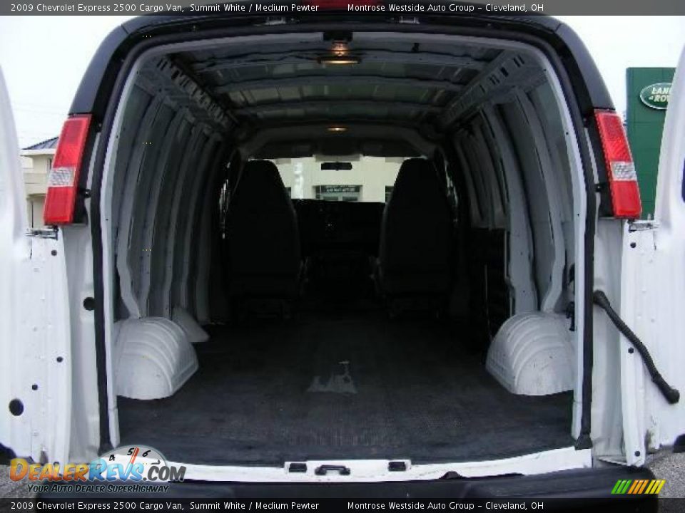 2009 Chevrolet Express 2500 Cargo Van Summit White / Medium Pewter Photo #24