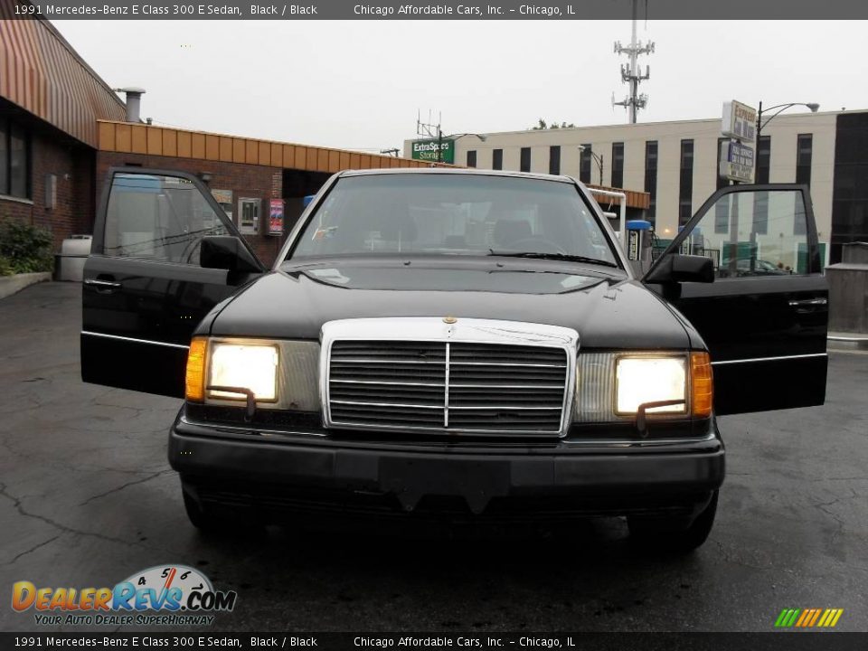 1991 Mercedes-Benz E Class 300 E Sedan Black / Black Photo #2