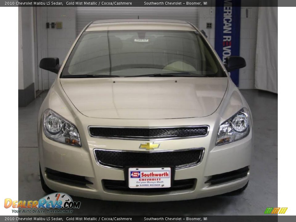 2010 Chevrolet Malibu LS Sedan Gold Mist Metallic / Cocoa/Cashmere Photo #2