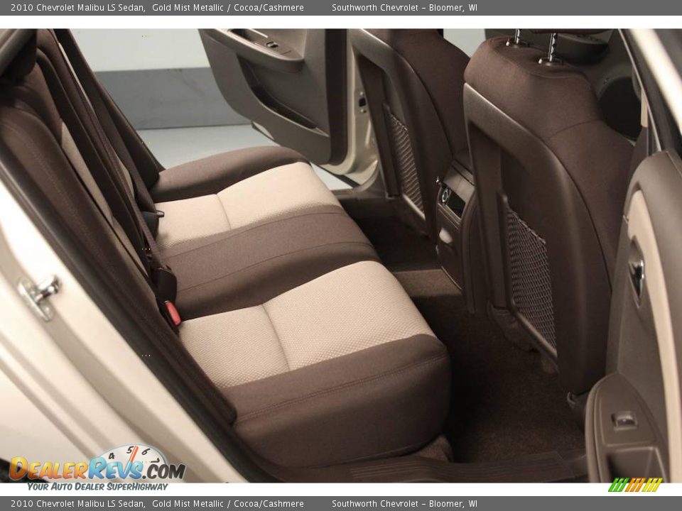 2010 Chevrolet Malibu LS Sedan Gold Mist Metallic / Cocoa/Cashmere Photo #5
