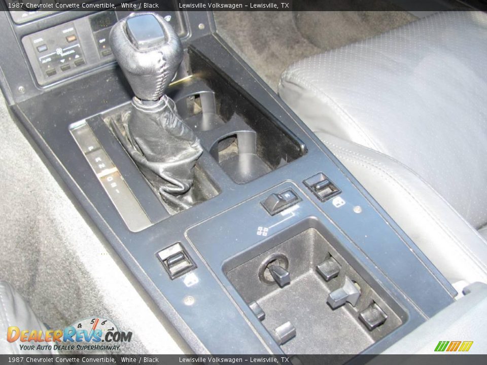 1987 Chevrolet Corvette Convertible White / Black Photo #17