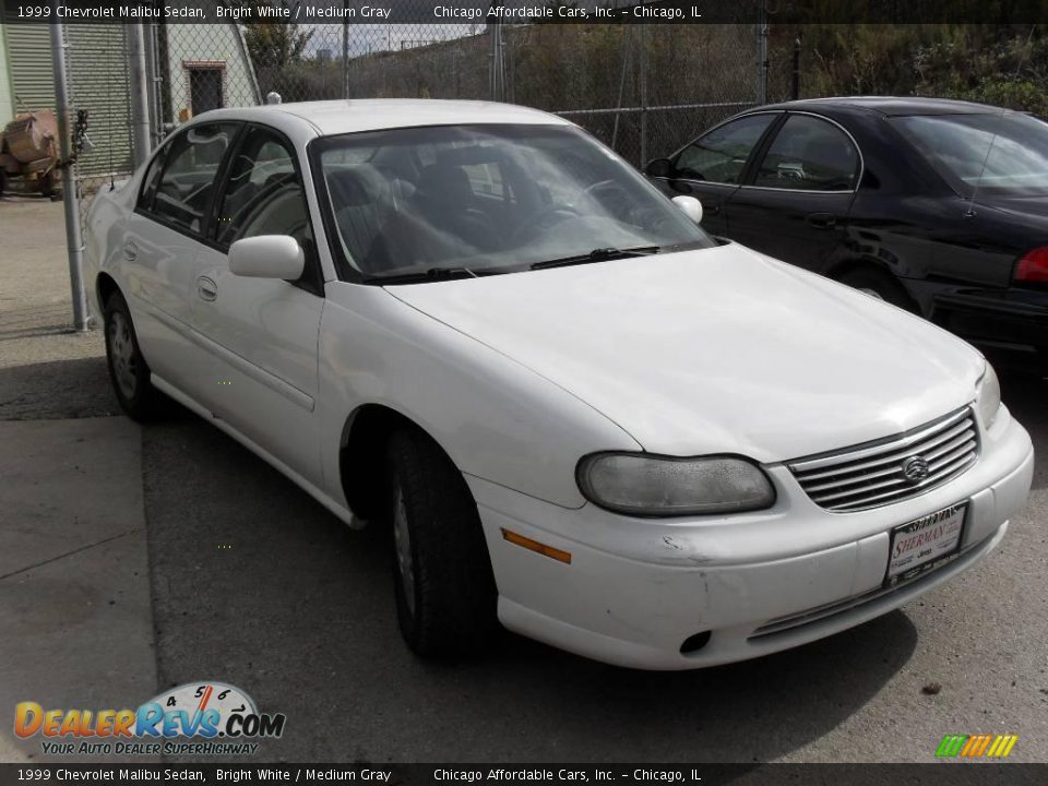 1999 Chevrolet Malibu Sedan Bright White / Medium Gray Photo #3