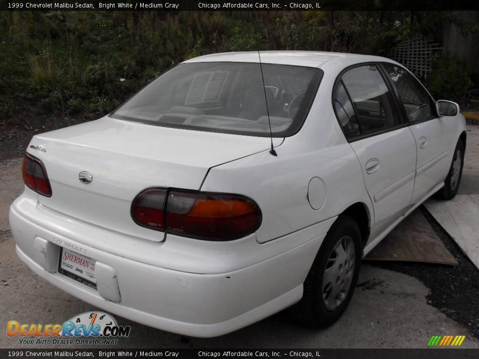 1999 Chevrolet Malibu Sedan Bright White / Medium Gray Photo #5