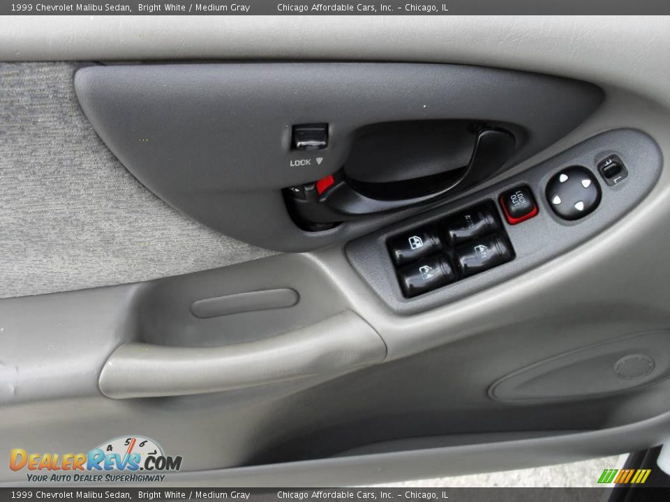 1999 Chevrolet Malibu Sedan Bright White / Medium Gray Photo #14