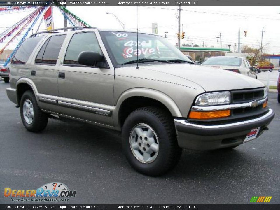 2000 Chevrolet Blazer LS 4x4 Light Pewter Metallic / Beige Photo #7