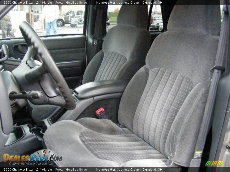 2000 Chevrolet Blazer LS 4x4 Light Pewter Metallic / Beige Photo #9