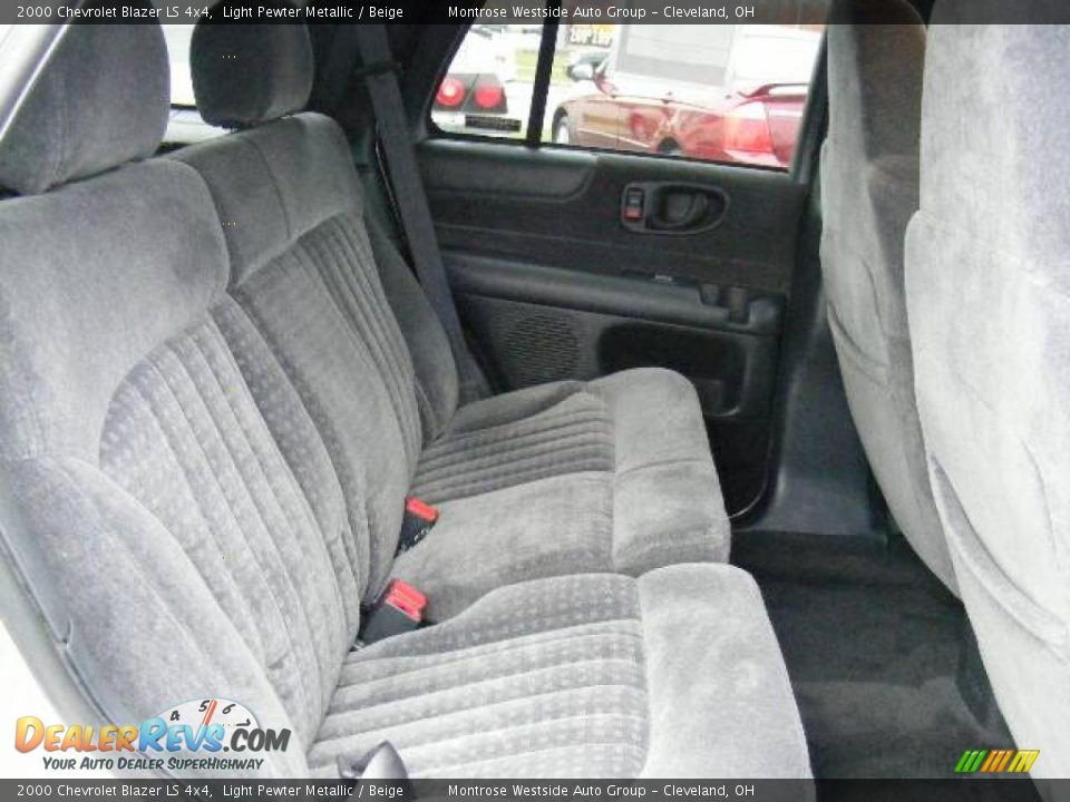 2000 Chevrolet Blazer LS 4x4 Light Pewter Metallic / Beige Photo #12