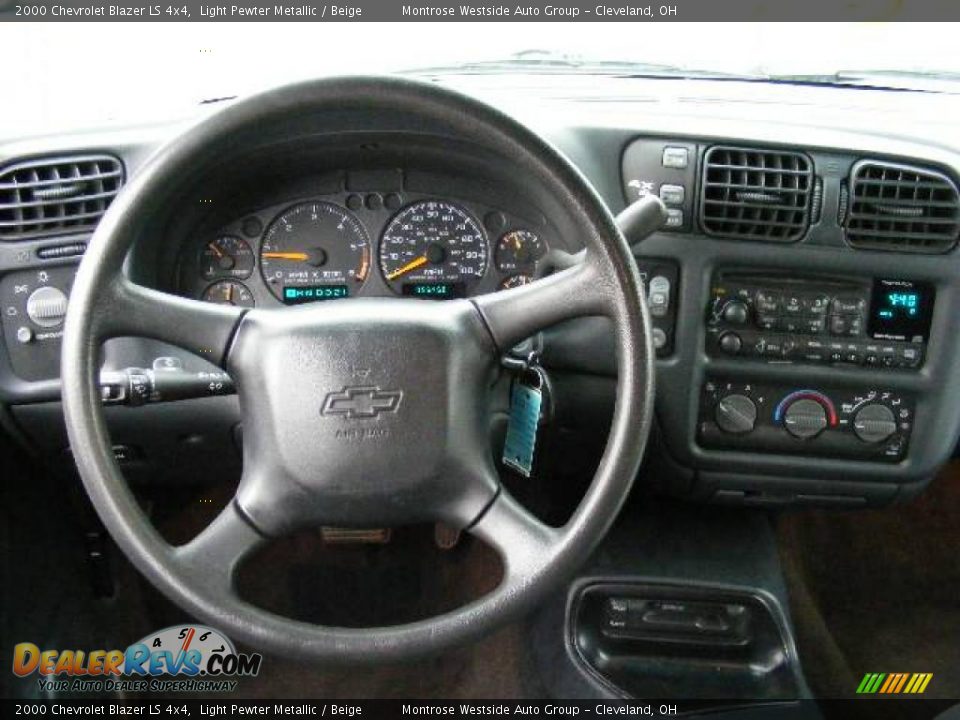 2000 Chevrolet Blazer LS 4x4 Light Pewter Metallic / Beige Photo #15