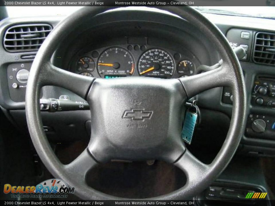 2000 Chevrolet Blazer LS 4x4 Light Pewter Metallic / Beige Photo #16