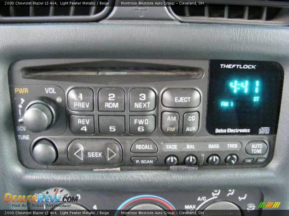 2000 Chevrolet Blazer LS 4x4 Light Pewter Metallic / Beige Photo #20