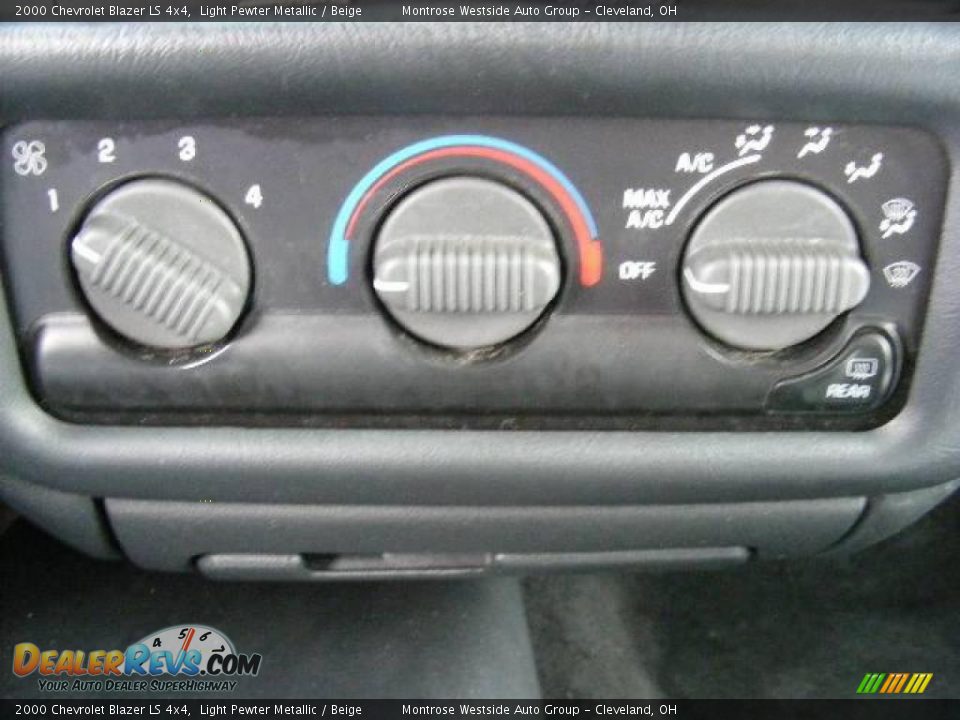 2000 Chevrolet Blazer LS 4x4 Light Pewter Metallic / Beige Photo #21