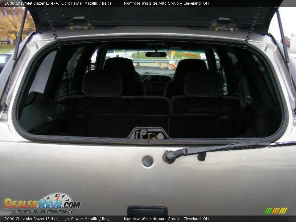 2000 Chevrolet Blazer LS 4x4 Light Pewter Metallic / Beige Photo #24
