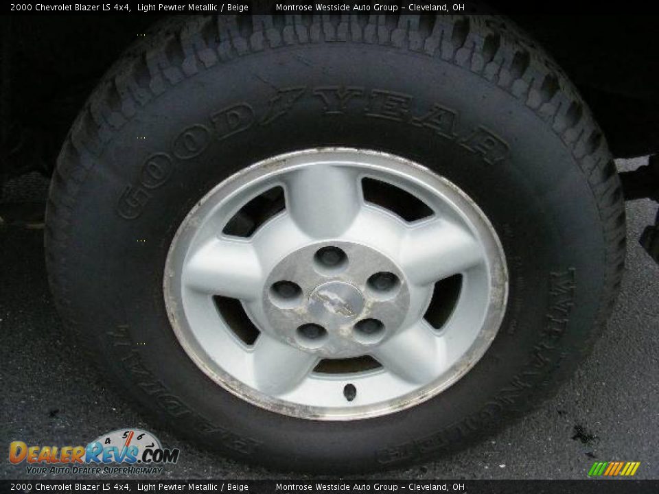 2000 Chevrolet Blazer LS 4x4 Light Pewter Metallic / Beige Photo #26