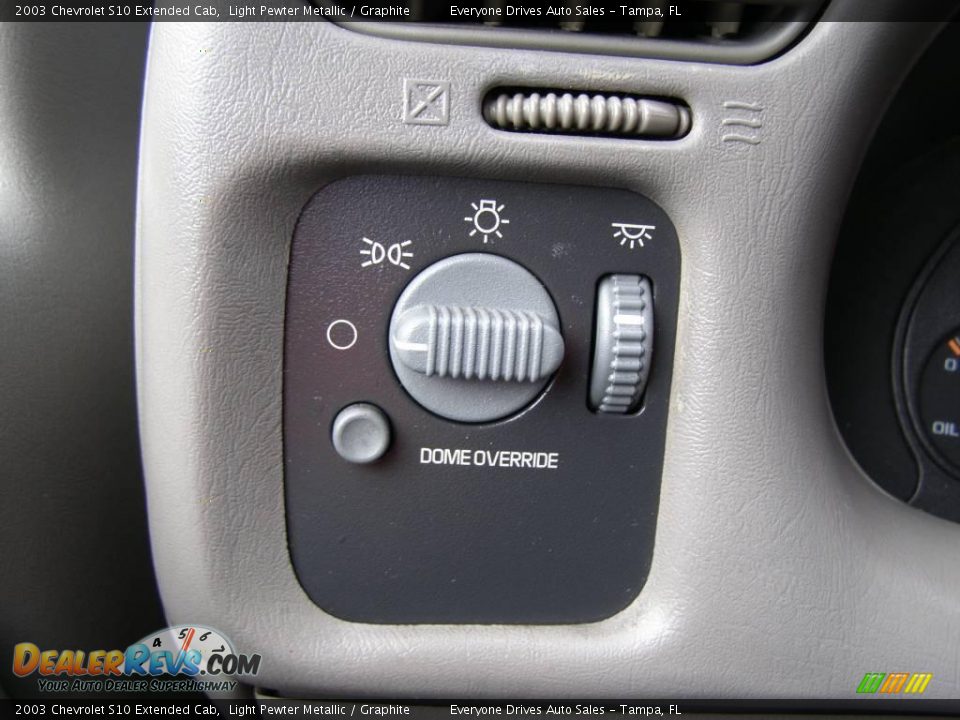 2003 Chevrolet S10 Extended Cab Light Pewter Metallic / Graphite Photo #13