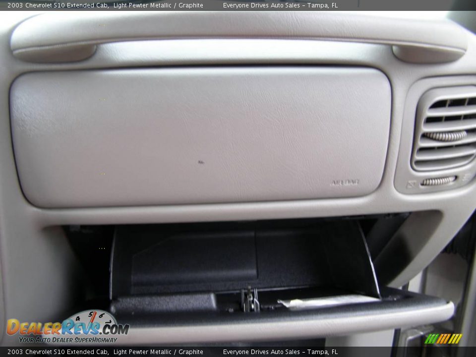 2003 Chevrolet S10 Extended Cab Light Pewter Metallic / Graphite Photo #17