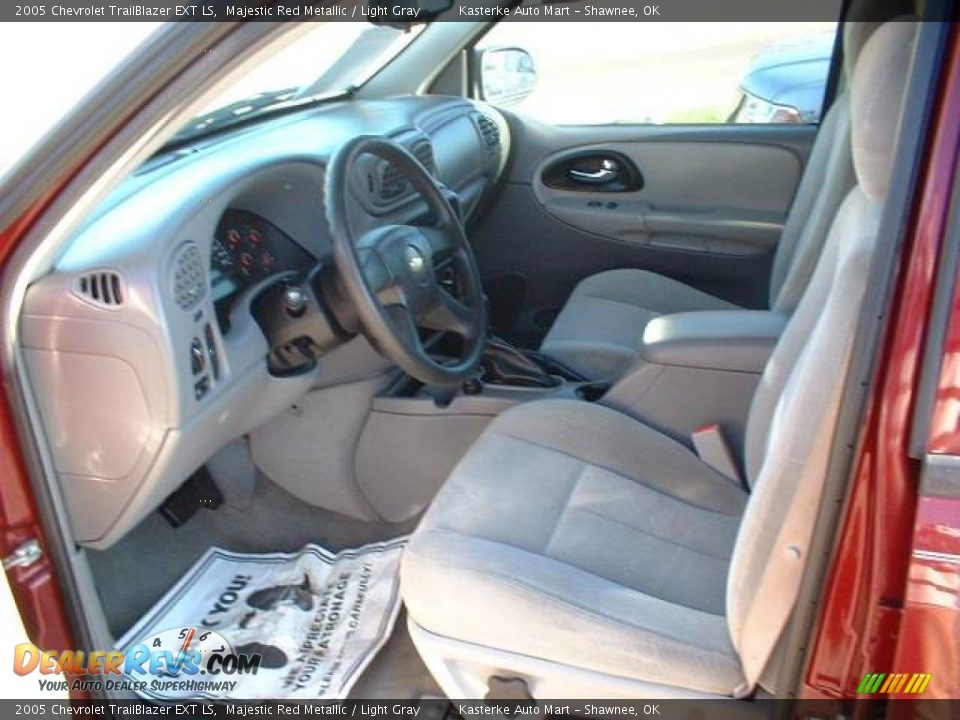 2005 Chevrolet TrailBlazer EXT LS Majestic Red Metallic / Light Gray Photo #6