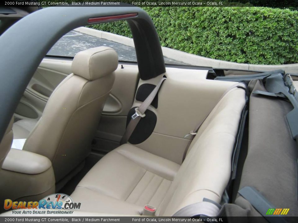 2000 Ford Mustang GT Convertible Black / Medium Parchment Photo #22