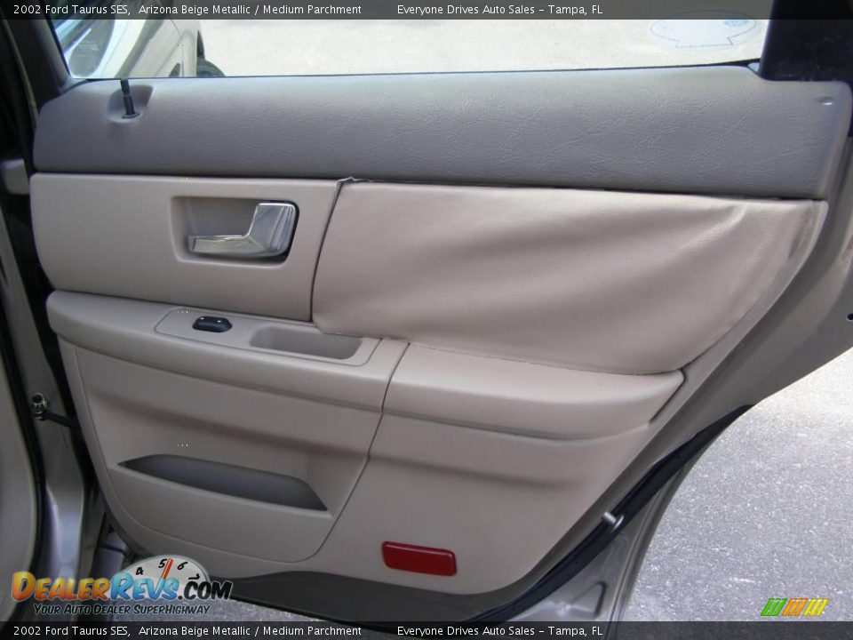 2002 Ford Taurus SES Arizona Beige Metallic / Medium Parchment Photo #13