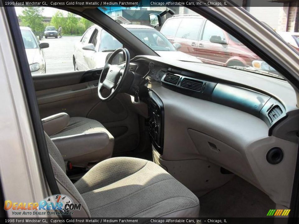 1998 Ford Windstar GL Cypress Gold Frost Metallic / Medium Parchment Photo #11
