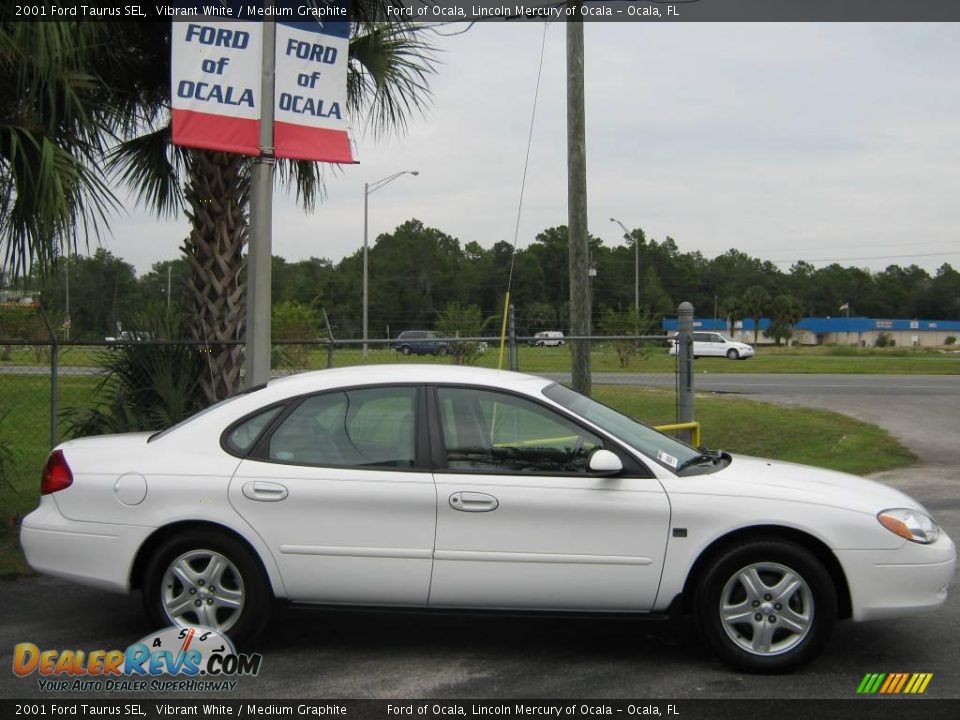 2001 Ford Taurus SEL Vibrant White / Medium Graphite Photo #2