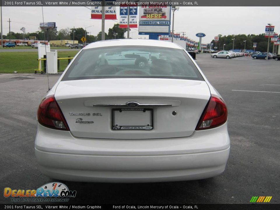 2001 Ford Taurus SEL Vibrant White / Medium Graphite Photo #4