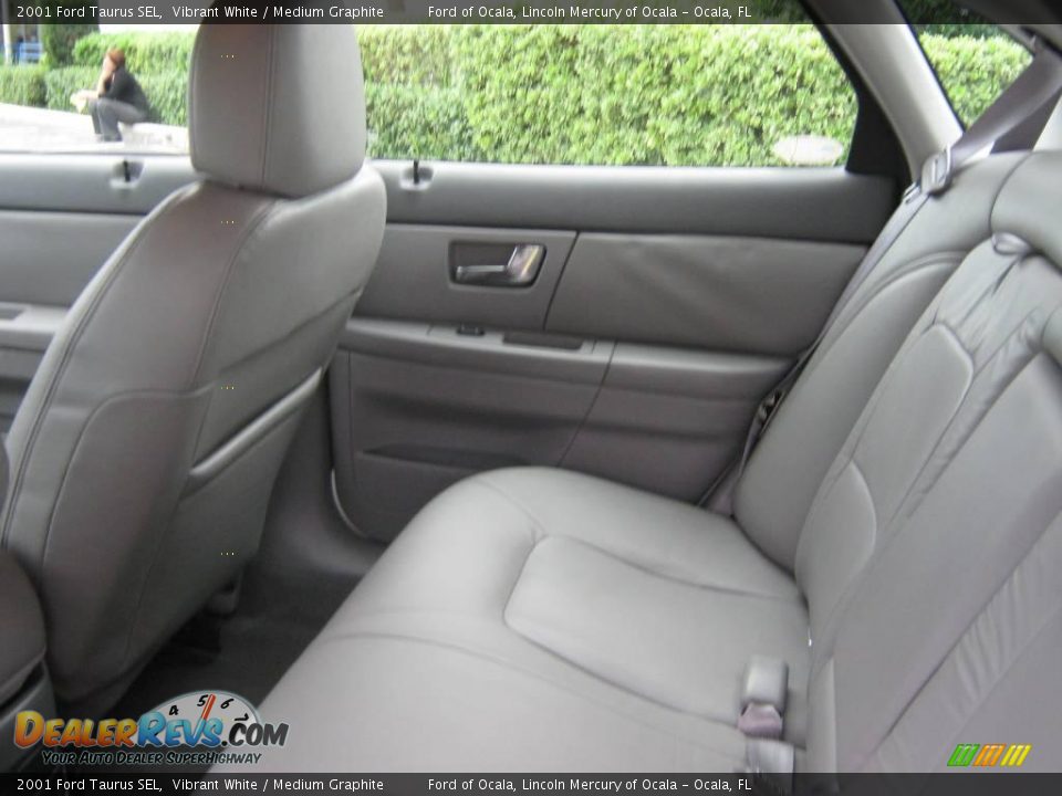 2001 Ford Taurus SEL Vibrant White / Medium Graphite Photo #19
