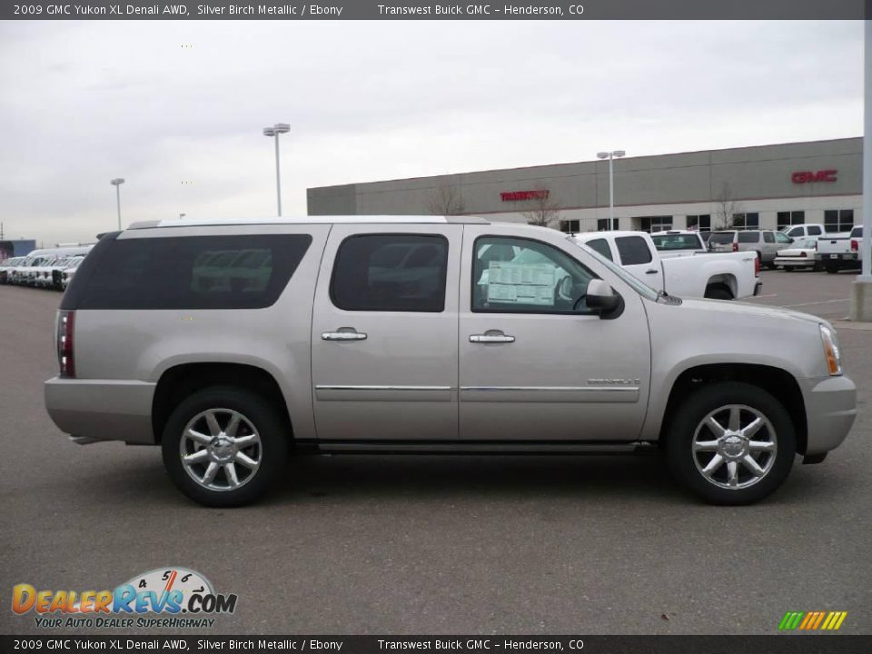 2009 GMC Yukon XL Denali AWD Silver Birch Metallic / Ebony Photo #3
