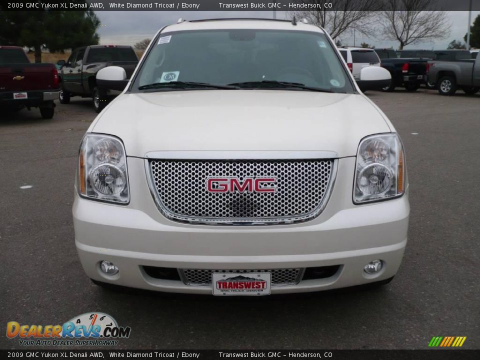 2009 GMC Yukon XL Denali AWD White Diamond Tricoat / Ebony Photo #2