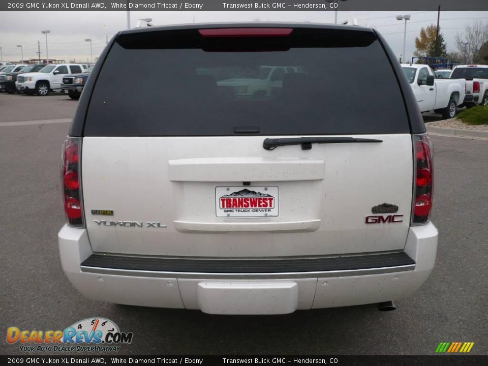 2009 GMC Yukon XL Denali AWD White Diamond Tricoat / Ebony Photo #4